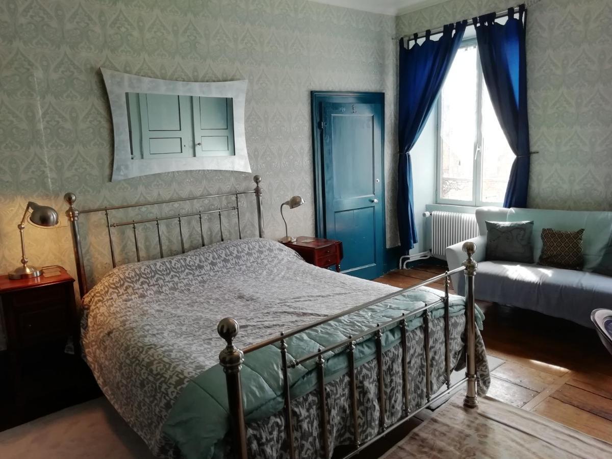 3 Place Des Arbres, Chambres D'Hotes, Felletin エクステリア 写真